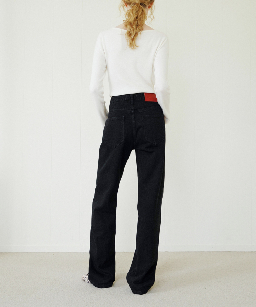 HEEARI(ヒアリー)の「エマクラシックストレートデニムパンツ_ブラック(デニムパンツ・レディース・その他・X-SMALL/SMALL/MEDIUM)」の4枚目の写真