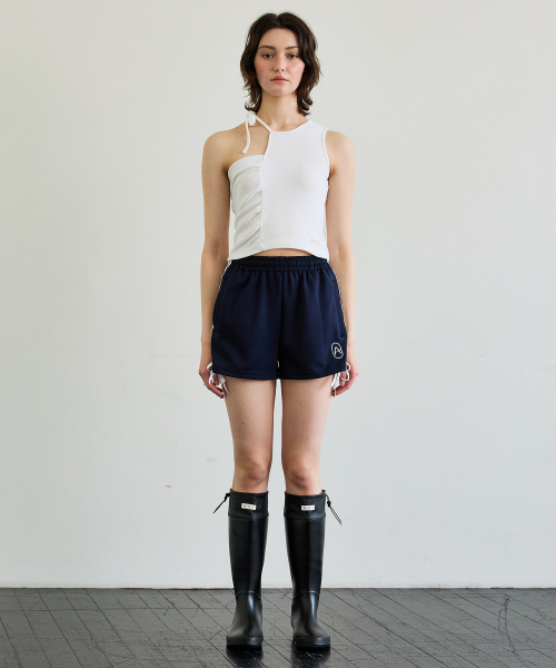 ARI（アリ）の「BEBE UNBALANCE SLEEVELESS TOP / WHITE（Tシャツ/カットソー・レディース・ホワイト・FREE）」の2枚目の写真
