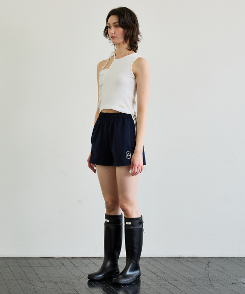 ARI（アリ）の「BEBE UNBALANCE SLEEVELESS TOP / WHITE（Tシャツ/カットソー・レディース・ホワイト・FREE）」の3枚目の写真