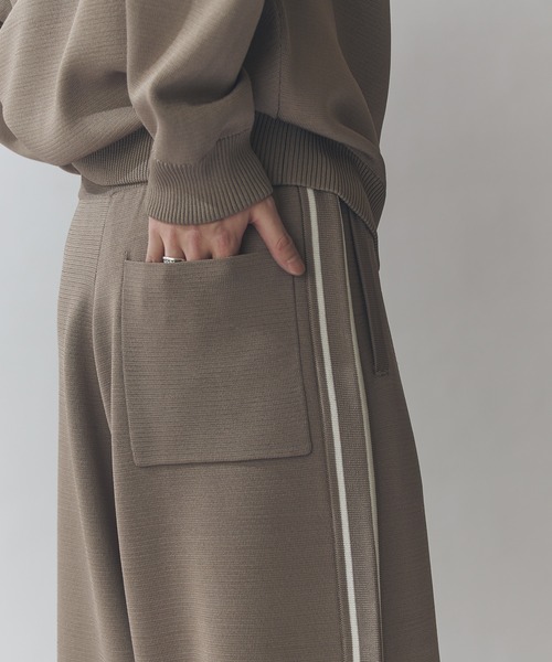 Lui's（ルイス）の「VISミラノリブ ワイドトラックパンツ（その他パンツ・メンズ・モカ/ブラック・S/M）」の3枚目の写真