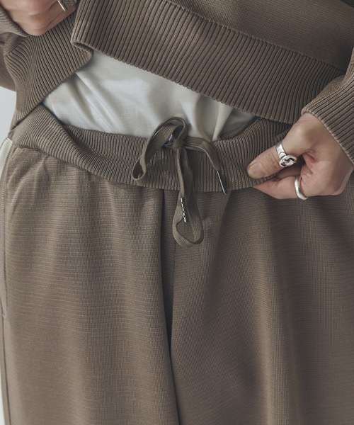 Lui's（ルイス）の「VISミラノリブ ワイドトラックパンツ（その他パンツ・メンズ・モカ/ブラック・S/M）」の4枚目の写真