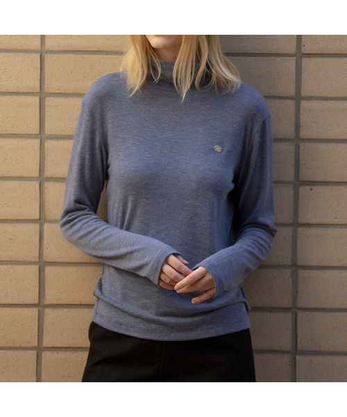 KNOWNBETTER（ノウンベター）の「Basic turtleneck T-shirt [KNFW04TS01]_[5color]（Tシャツ/カットソー・レディース・ブラック/ブルー/ミント/クリーム/チャコール・FREE）」の5枚目の写真