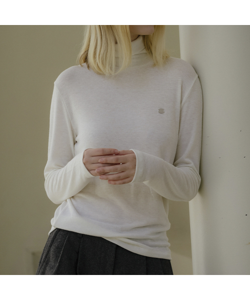 KNOWNBETTER（ノウンベター）の「Basic turtleneck T-shirt [KNFW04TS01]_[5color]（Tシャツ/カットソー・レディース・ブラック/ブルー/ミント/クリーム/チャコール・FREE）」の8枚目の写真