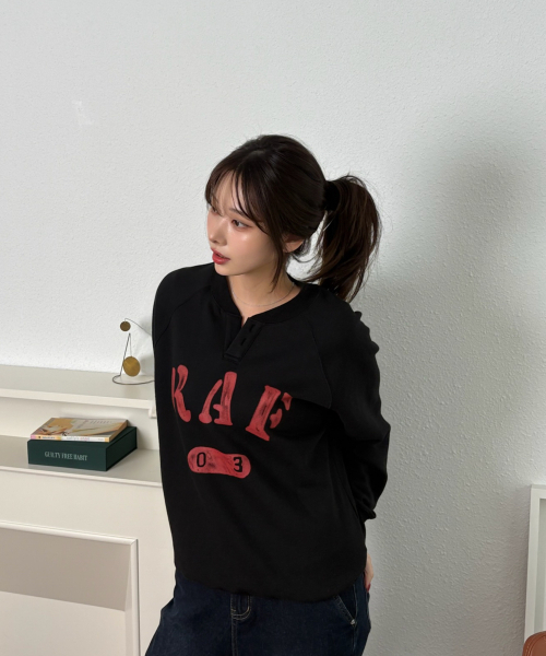 AMOU(アモウ)の「R.A.F Henley Neck BLACK(スウェット・レディース・その他・1/2/3)」の2枚目の写真