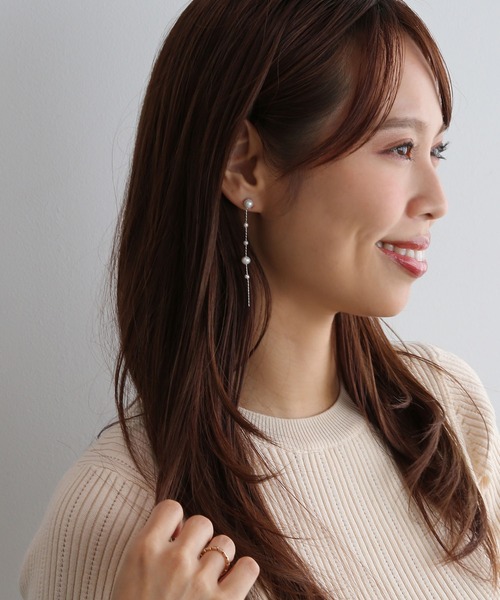 colleca la(コレカラ)の「淡水パールとチェーンのロングピアス(ピアス(両耳用)・レディース・シルバー/ゴールド・FREE)」の3枚目の写真