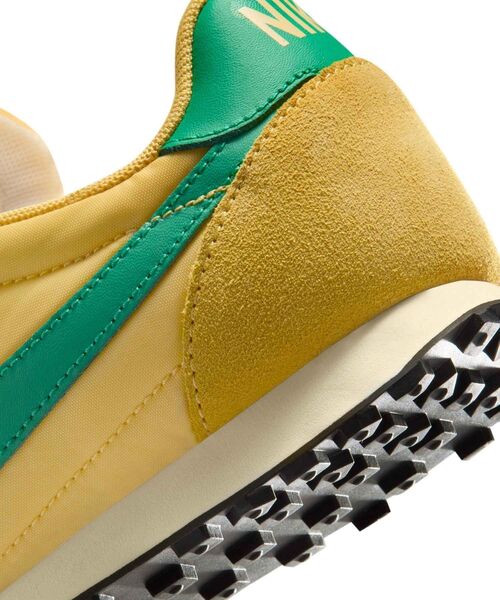 NIKE(ナイキ)の「ナイキ ワッフル レーサー メンズシューズ / Nike Waffle Racer Men's Shoes IM8658-700 Topaz Gold(スニーカー・メンズ・ゴールド・25.5/25/24.5/24/28/27.5/27/26.5/26/30/29.5/29/28.5)」の7枚目の写真