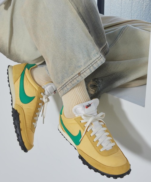 NIKE(ナイキ)の「ナイキ ワッフル レーサー メンズシューズ / Nike Waffle Racer Men's Shoes IM8658-700 Topaz Gold(スニーカー・メンズ・ゴールド・25.5/25/24.5/24/28/27.5/27/26.5/26/30/29.5/29/28.5)」の2枚目の写真