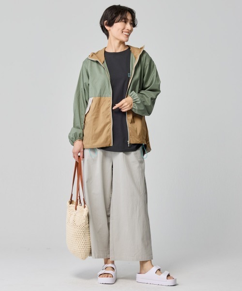KRIFF MAYER Lady's Collection（クリフメイヤーレディースコレクション）の「【撥水･軽量･UVカット･伸縮性】さらさらエアーフードジャケット（マウンテンパーカー・レディース・オリーブ/ブラック/ナチュラル/その他5/ベージュ/カラフル/サックスブルー・LARGE/MEDIUM）」の11枚目の写真