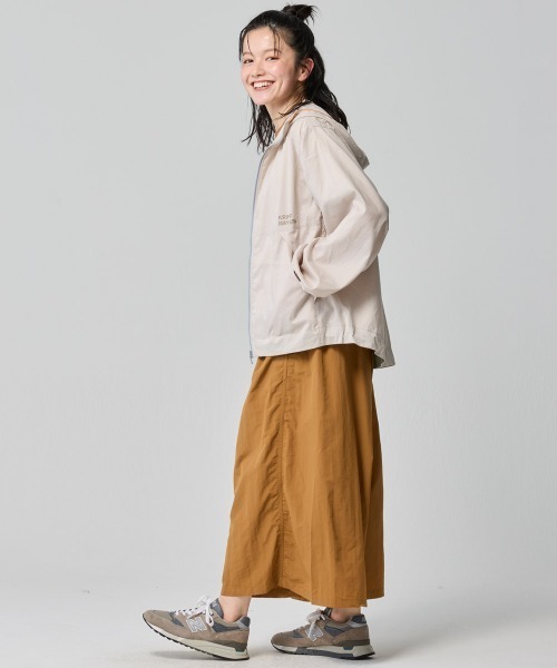 KRIFF MAYER Lady's Collection（クリフメイヤーレディースコレクション）の「【撥水･軽量･UVカット･伸縮性】さらさらエアーフードジャケット（マウンテンパーカー・レディース・オリーブ/ブラック/ナチュラル/その他5/ベージュ/カラフル/サックスブルー・LARGE/MEDIUM）」の18枚目の写真