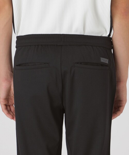 BLACK LABEL CRESTBRIDGE(ブラックレーベル・クレストブリッジ)の「【一部店舗限定】サイドラインチェックトラックパンツ(その他パンツ・メンズ・ブラック・M/L)」の5枚目の写真