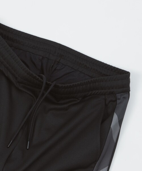 BLACK LABEL CRESTBRIDGE(ブラックレーベル・クレストブリッジ)の「【一部店舗限定】サイドラインチェックトラックパンツ(その他パンツ・メンズ・ブラック・M/L)」の3枚目の写真
