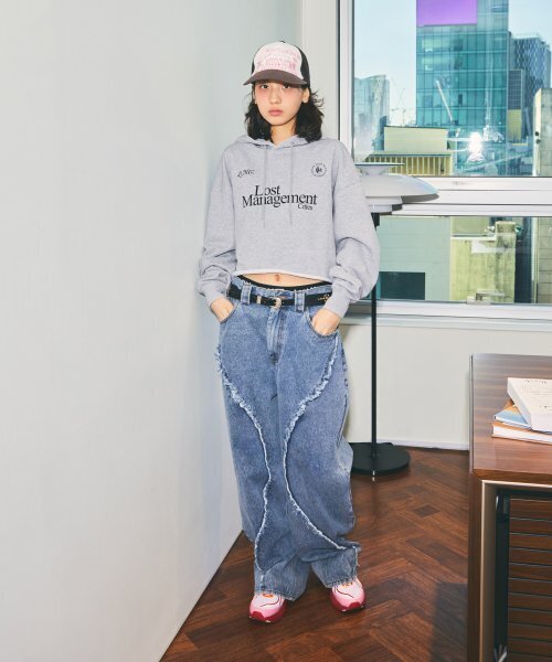 LMCの「WM RAW EDGE CROPPED HOODIE heather gray（パーカー・レディース・その他・S/M）」の2枚目の写真