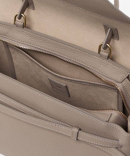 tov(トーヴ)の「<TOV>MIMI バッグ GRAND(ハンドバッグ・レディース・ベージュ/ブラック・FREE)」の13枚目の写真