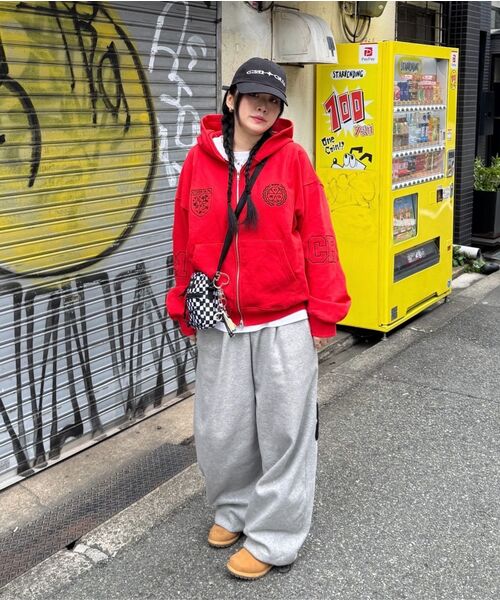 CRIGUN（クリガン）の「CLUB JERSEY ZIP-UP HOODIE RED（パーカー・レディース・レッド・MEDIUM/LARGE/X-LARGE/WS）」の13枚目の写真
