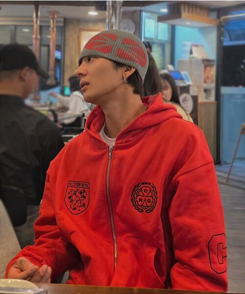 CRIGUN（クリガン）の「CLUB JERSEY ZIP-UP HOODIE RED（パーカー・レディース・レッド・MEDIUM/LARGE/X-LARGE/WS）」の18枚目の写真