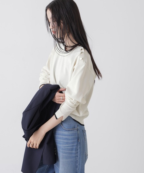 NANO universe（ナノユニバース）の「洗濯機洗可UVカットバイカラー釦ディティールニット（ニット/セーター・レディース・ブルー/ネイビー/ホワイト・FREE）」の6枚目の写真