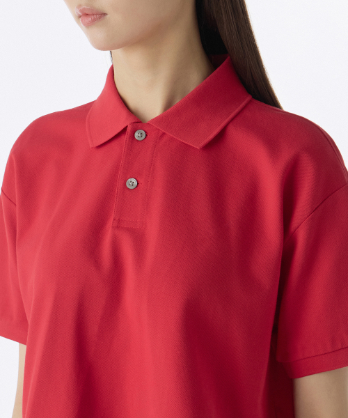 MUSINSA STANDARD WOMAN（ムシンサスタンダードウーマン）の「[クールタンダード] ウィメンズ リラックスド クロップ ピケ ポロシャツ [レッド]（ポロシャツ・レディース・その他・LARGE/SMALL/MEDIUM/X-SMALL）」の3枚目の写真