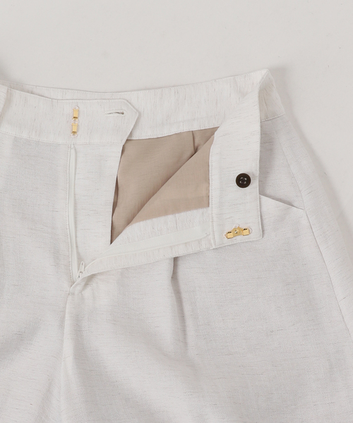 Noble(ノーブル)の「《・セットアップ対応》ファジーリネンフラップフレアパンツ(スラックス・レディース・ベージュ/ホワイト/ライトグリーン・34/36/38/40)」の6枚目の写真