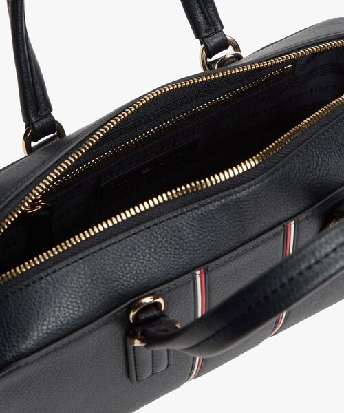 TOMMY HILFIGER(トミーヒルフィガー)の「デイリークロスオーバーバッグ(ボディバッグ/ウエストポーチ・レディース・ネイビー・FREE)」の4枚目の写真