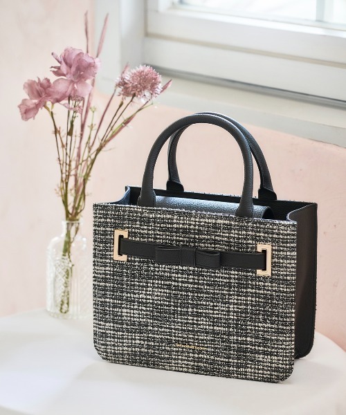 Samantha Thavasa(サマンサタバサ)の「ループツイードデザイン エムシュシュⅢ トートバッグ(トートバッグ・レディース・グレイッシュベージュ/ブラック・FREE)」の1枚目の写真