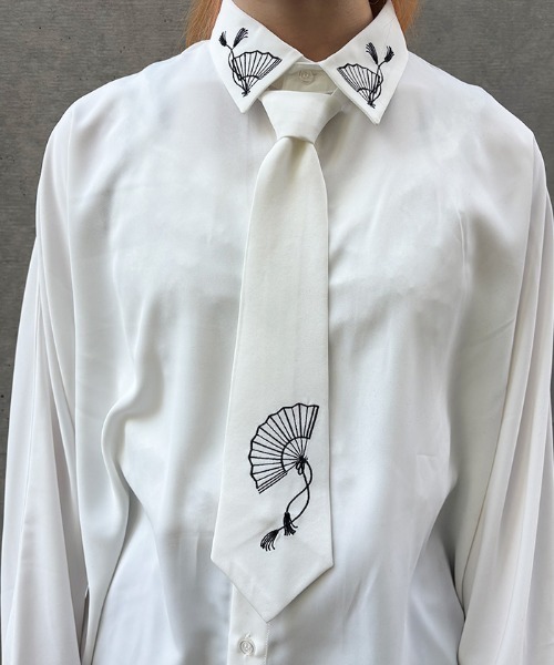 REZEN(リゼン)の「タイ付扇子刺繍シャツ(シャツ/ブラウス・メンズ・ローズ/ブルーパープル/ライトグレー・MEDIUM/LARGE)」の8枚目の写真