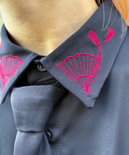 REZEN(リゼン)の「タイ付扇子刺繍シャツ(シャツ/ブラウス・メンズ・ローズ/ブルーパープル/ライトグレー・MEDIUM/LARGE)」の19枚目の写真