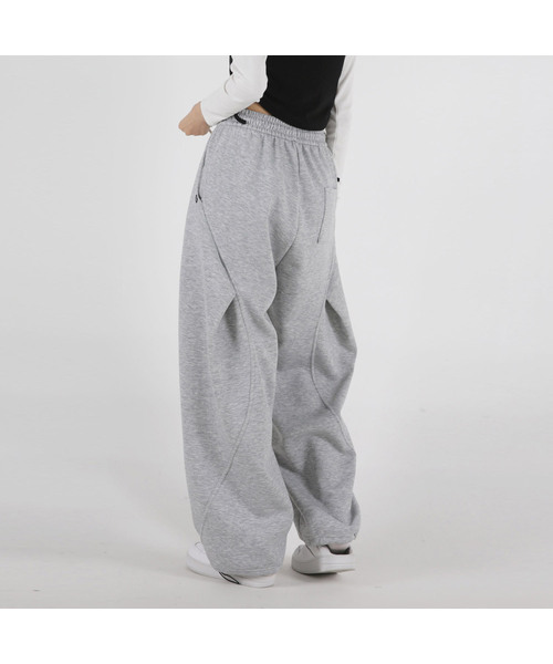 UMM(ウム)の「レディースサイドカーブ切り替えワイドフィットストリングパンツ3COLOR(スウェットパンツ・レディース・チャコール/ブラック/グレー・F)」の1枚目の写真