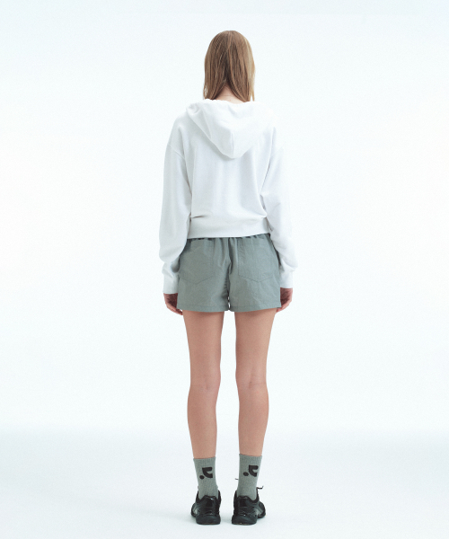 Rest&Recreation(レストアンドレクリエーション)の「V-NECK CROPPED HOODIE - WHITE(パーカー・レディース・その他・ONE)」の4枚目の写真