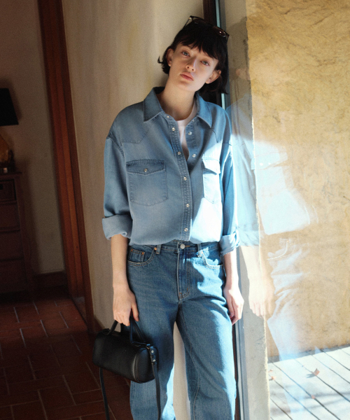 SIYAZU（シヤジュ）の「SITP5249 ウェスタンオーバーサイズデニムシャツ_Medium blue（シャツ/ブラウス・レディース・ブルー・ONE）」の2枚目の写真