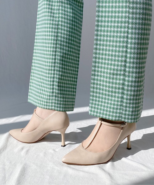 MAMIAN(マミアン)の「ポインテッドトゥ Tストラップ パンプス (7.0cmヒール)(パンプス・レディース・ベージュ/ブラック・23.5cm/24.0cm/24.5cm/22.0cm/22.5cm/23.0cm)」の18枚目の写真