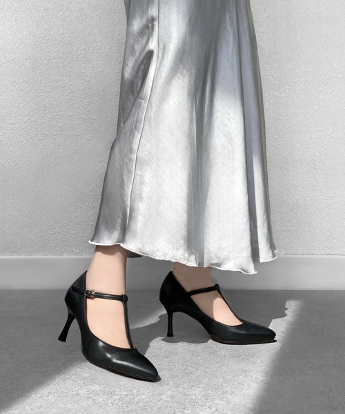 MAMIAN(マミアン)の「ポインテッドトゥ Tストラップ パンプス (7.0cmヒール)(パンプス・レディース・ベージュ/ブラック・23.5cm/24.0cm/24.5cm/22.0cm/22.5cm/23.0cm)」の20枚目の写真