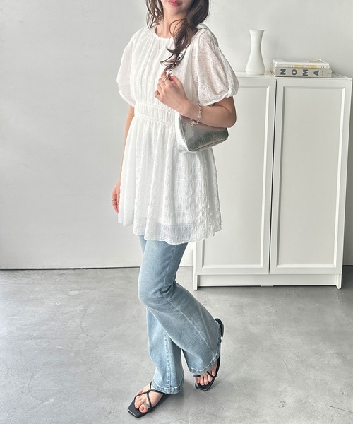 GeeRA（ジーラ）の「前後２WAYシャーリングシアーペプラムブラウスチュニック（シャツ/ブラウス・レディース・ブラック/オフホワイト/ブルー・MEDIUM/LARGE/X-LARGE）」の10枚目の写真