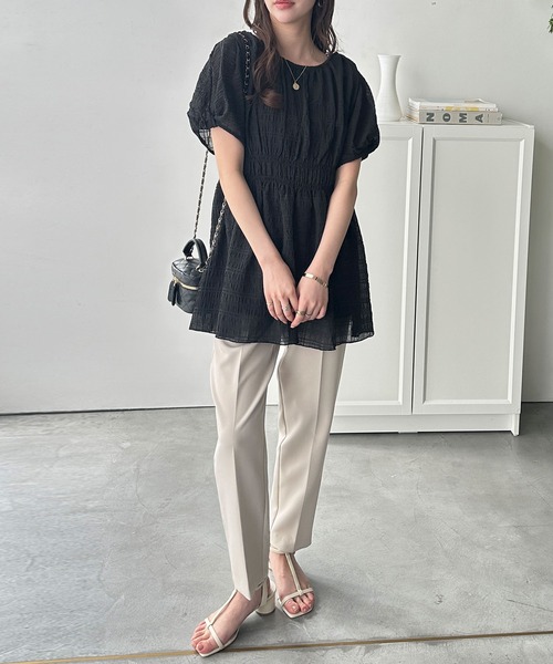 GeeRA（ジーラ）の「前後２WAYシャーリングシアーペプラムブラウスチュニック（シャツ/ブラウス・レディース・ブラック/オフホワイト/ブルー・MEDIUM/LARGE/X-LARGE）」の15枚目の写真