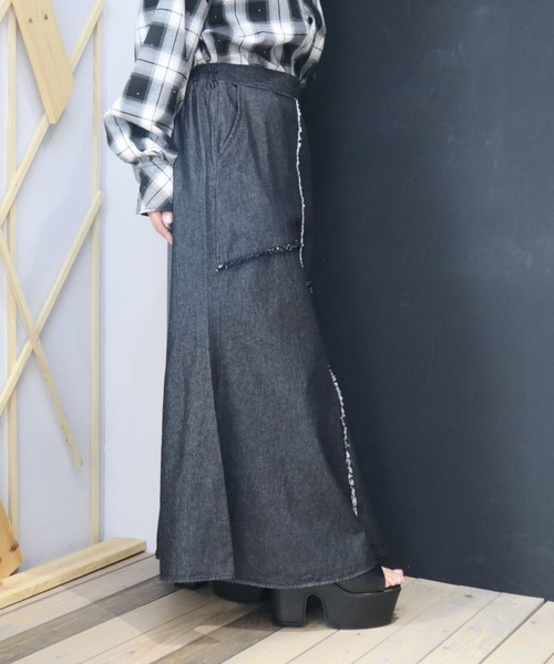 CECIL McBEE（セシルマクビー）の「6.5ozデニムフリンジ切替スカート（スカート・レディース・ネイビー/サックスブルー/ブラック・LARGE/MEDIUM）」の7枚目の写真