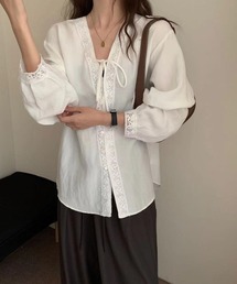 リボンVネックシャツ