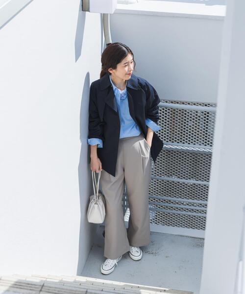 URBAN RESEARCH DOORS（アーバンリサーチドアーズ）の「撥水ショートトレンチ | トレンチコート/ショートコート/春アウター/ライトアウター/はっ水/通勤（トレンチコート・レディース・ライトベージュ/ネイビー・FREE）」の19枚目の写真