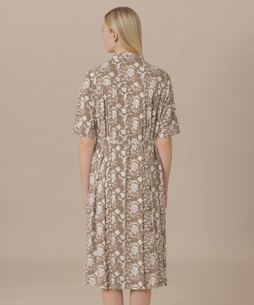 MACKINTOSH LONDON(マッキントッシュ ロンドン)の「【婦人画報4月号掲載】【BIBURY FLOWER】バイブリーフラワースムースワンピース(ワンピース・レディース・ベージュ系その他/ブルー系その他4・38/40/36)」の8枚目の写真