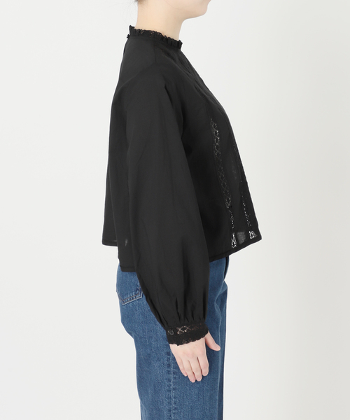 B.C STOCK(ベーセーストック)の「手洗い可 / フリルクルーネックブラウス(シャツ/ブラウス・レディース・ブラック/ホワイト・FREE)」の12枚目の写真