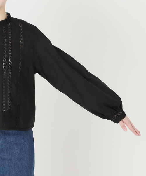 B.C STOCK(ベーセーストック)の「手洗い可 / フリルクルーネックブラウス(シャツ/ブラウス・レディース・ブラック/ホワイト・FREE)」の11枚目の写真