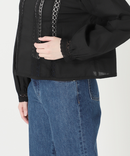 B.C STOCK(ベーセーストック)の「手洗い可 / フリルクルーネックブラウス(シャツ/ブラウス・レディース・ブラック/ホワイト・FREE)」の10枚目の写真