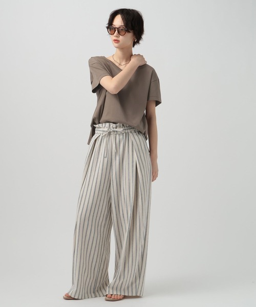 BAYFLOW（ベイフロー）の「[V・Uネックで着られる]シルケット2WAY半袖Tシャツ（Tシャツ/カットソー・レディース・オフホワイト/モカ/ブラック・LARGE/SMALL/MEDIUM）」の5枚目の写真