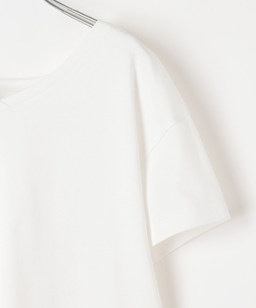 BAYFLOW（ベイフロー）の「[V・Uネックで着られる]シルケット2WAY半袖Tシャツ（Tシャツ/カットソー・レディース・オフホワイト/モカ/ブラック・LARGE/SMALL/MEDIUM）」の19枚目の写真