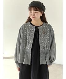 Samansa Mos2（サマンサ モスモス）の「【Cross×Staff】ブローチ付シャツジャケット（ノーカラージャケット）」