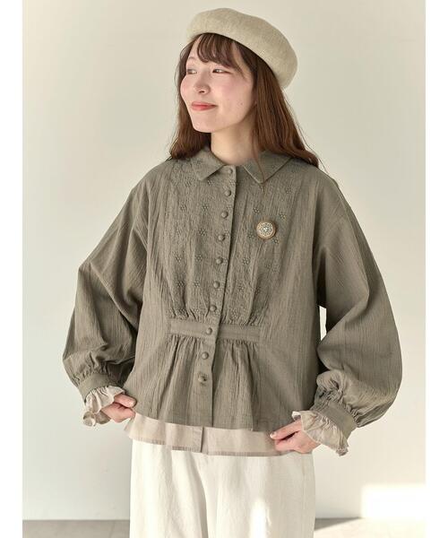 Samansa Mos2（サマンサ モスモス）の「【Cross×Staff】ブローチ付シャツジャケット（ノーカラージャケット・レディース・チャコールグレー/ベージュ/モカ・F）」の3枚目の写真