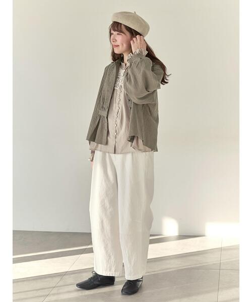 Samansa Mos2（サマンサ モスモス）の「【Cross×Staff】ブローチ付シャツジャケット（ノーカラージャケット・レディース・チャコールグレー/ベージュ/モカ・F）」の5枚目の写真