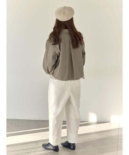 Samansa Mos2（サマンサ モスモス）の「【Cross×Staff】ブローチ付シャツジャケット（ノーカラージャケット・レディース・チャコールグレー/ベージュ/モカ・F）」の6枚目の写真