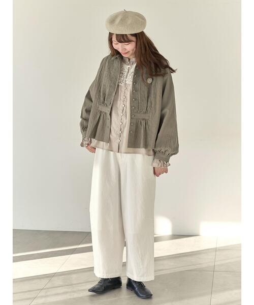 Samansa Mos2（サマンサ モスモス）の「【Cross×Staff】ブローチ付シャツジャケット（ノーカラージャケット・レディース・チャコールグレー/ベージュ/モカ・F）」の8枚目の写真