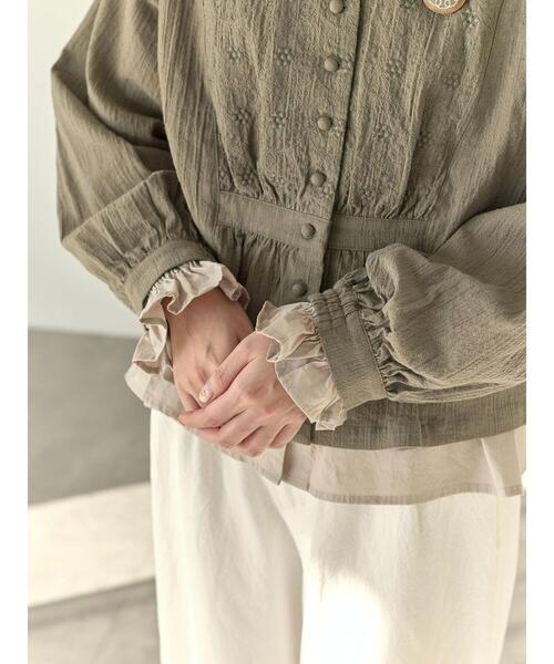 Samansa Mos2（サマンサ モスモス）の「【Cross×Staff】ブローチ付シャツジャケット（ノーカラージャケット・レディース・チャコールグレー/ベージュ/モカ・F）」の16枚目の写真