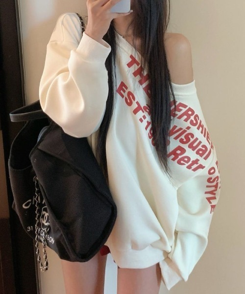Lips(リップス)の「抜け感たっぷりワンショルデザイン!ゆるっと着れるトレンドスウェットトップス(スウェット・レディース・グレー/ホワイト・FREE)」の1枚目の写真
