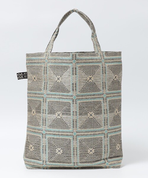 BINDU(ビンドゥー)の「BINDU: CROCHET JACQUUARD TOTE(トートバッグ・メンズ・グレー/ブラック・ONE SIZE)」の4枚目の写真
